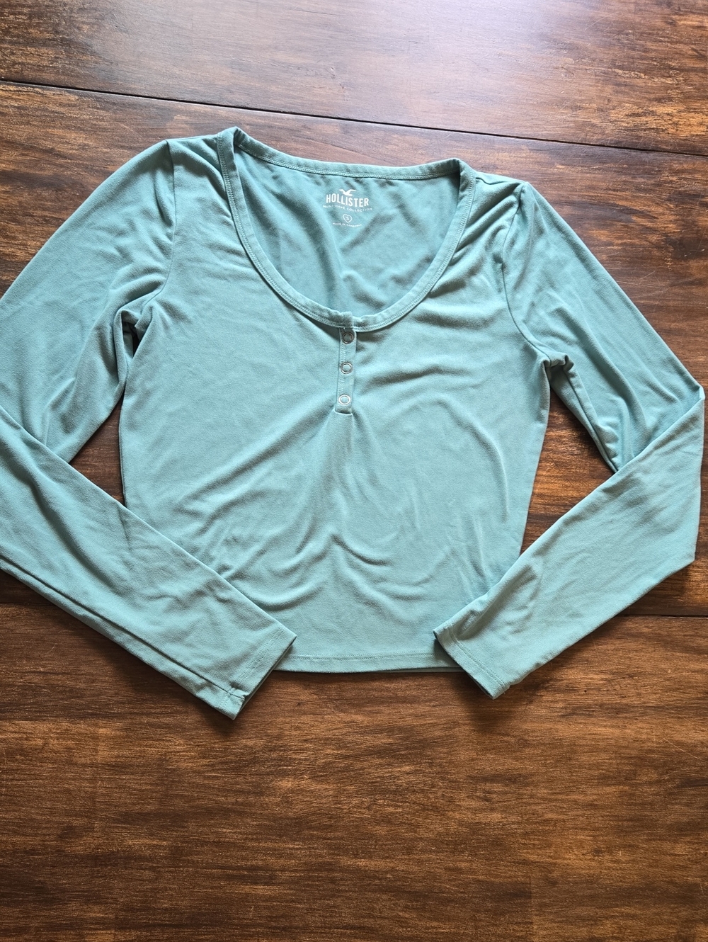 Hollister Scoop-Neck Long Sleeve Henley Top in Sage